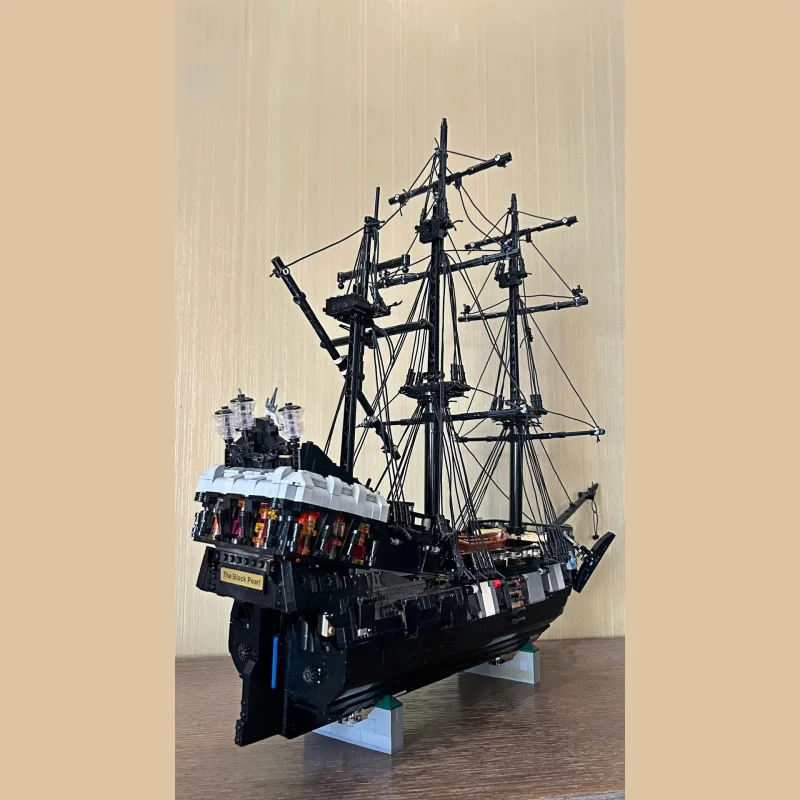 

2026 New Caribbean Pirate Ship 10365 Sailing Model Set Christmas Gift Birthday Gift 2862pcs