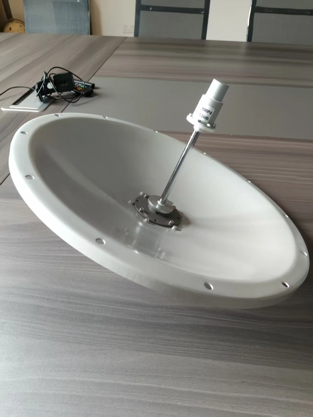 Hot Sale Small Size High Gain 4G 5G 4.9-6 GHz Outdoor Diameter 0.4M 24dBi Dish Sub Antenna
