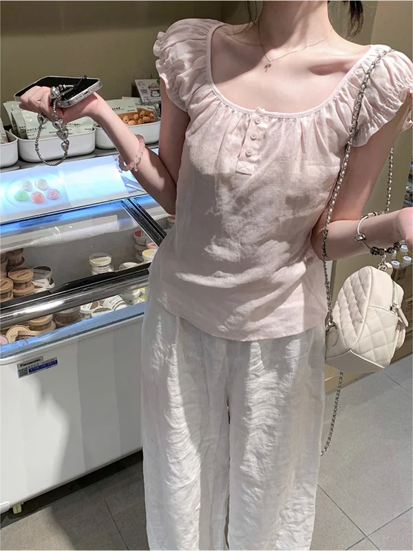 Cseta de Verão com Manga Bufante Doce e Chique Rosa, Ajuste Slim, Estilo Curto para uma Menina com Aparência Mais Jovem, G...