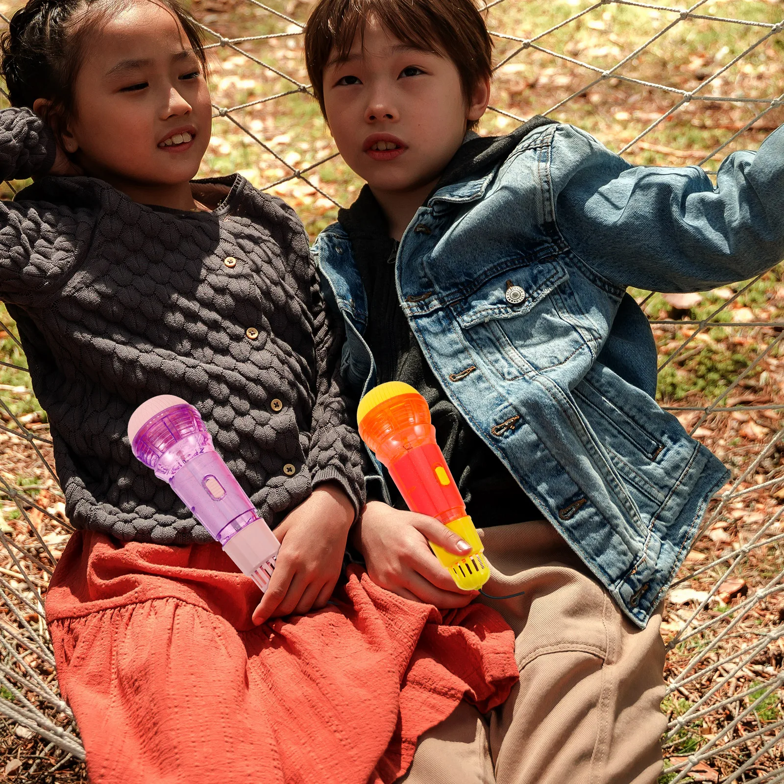 

2Pcs Kids Microphone Prop Lightweight Plastic Simulated Mic High Simulation Design Carnival Prize Photo Prop Birthday Party Game
