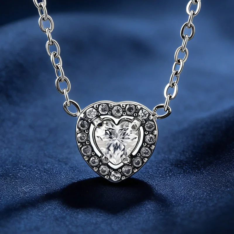 

1pc 0.5 Carat Glamorous and Romantic Micro Inlay Heart-shaped Synthetic Moissanite Pendant Necklace.