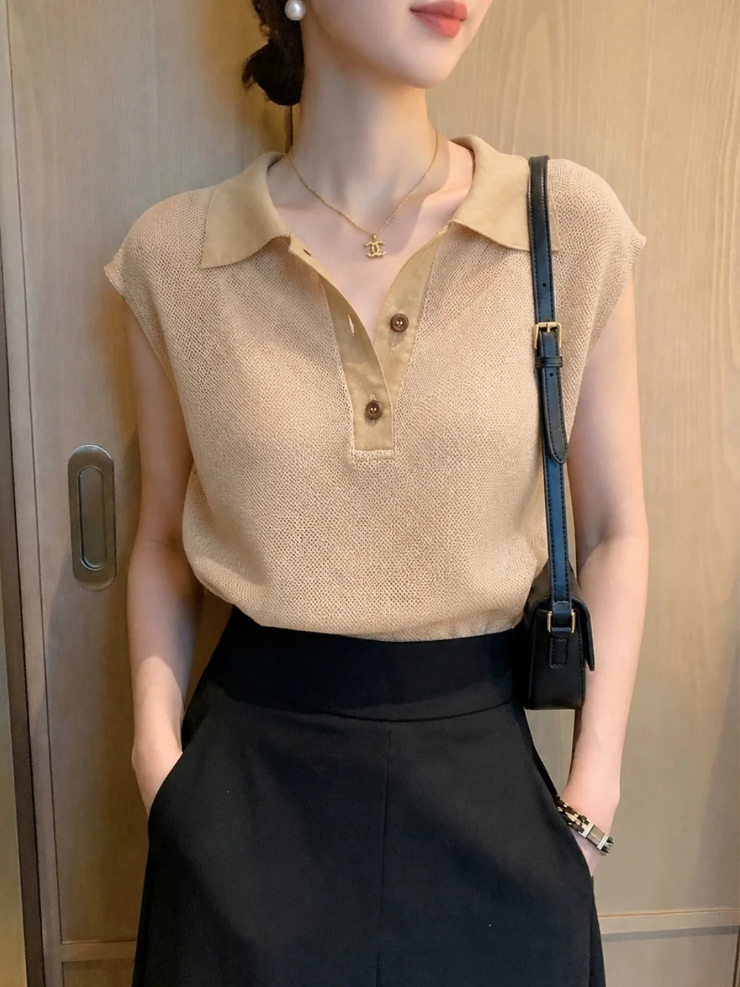 

Korean Style Neck Ice Silk Knitted Top Soft Skin-friendly Women's Summer Design Sensation Straight Cut Commute Fashion
