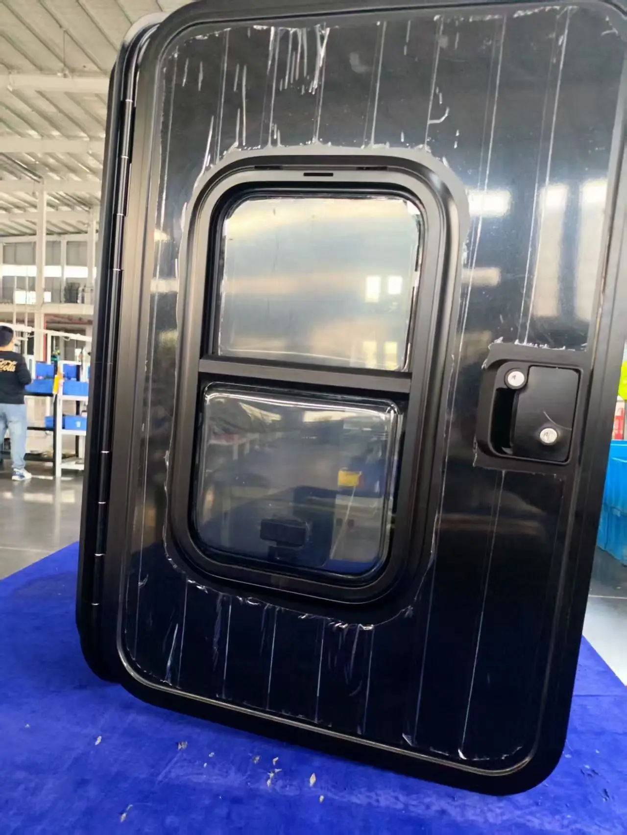 메이디 핫세일 내구성 방수 야외 수동/자동 RV 캠퍼 도어 모터홈 액세서리 알루미늄 합금