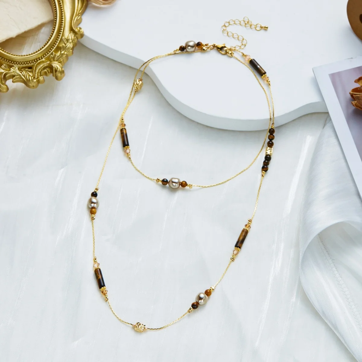 Vintage Maillard Halskette mit natürlichen Tigeraugen-Perlen, Sonnen- und ovalen Anhängern, für Damen und Herren, im ethnischen Stil, mit Blumen- und Kristallmotiven, lange Choker-Kette. – Detail 31