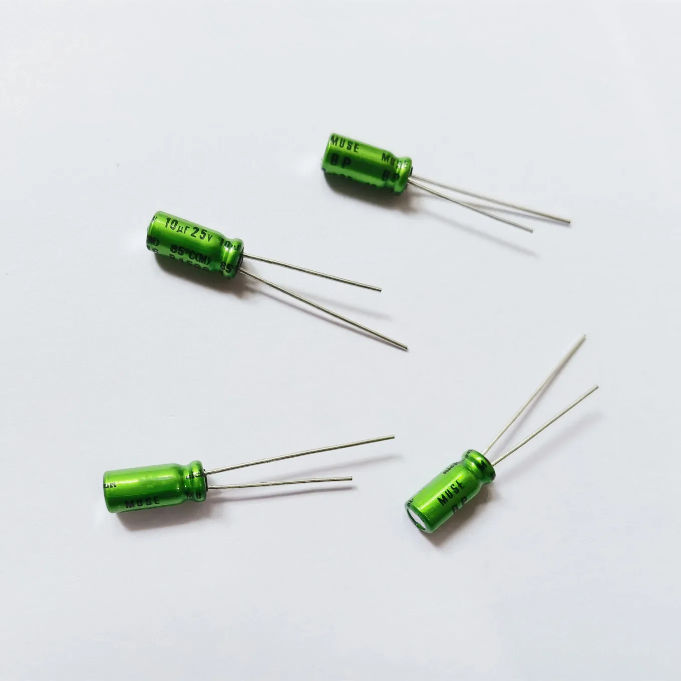 Original new 100% 10UF 25V 25V10UF UES1E100MDM 5x11mm P=2.54MM non polar audio capacitor (Inductor)