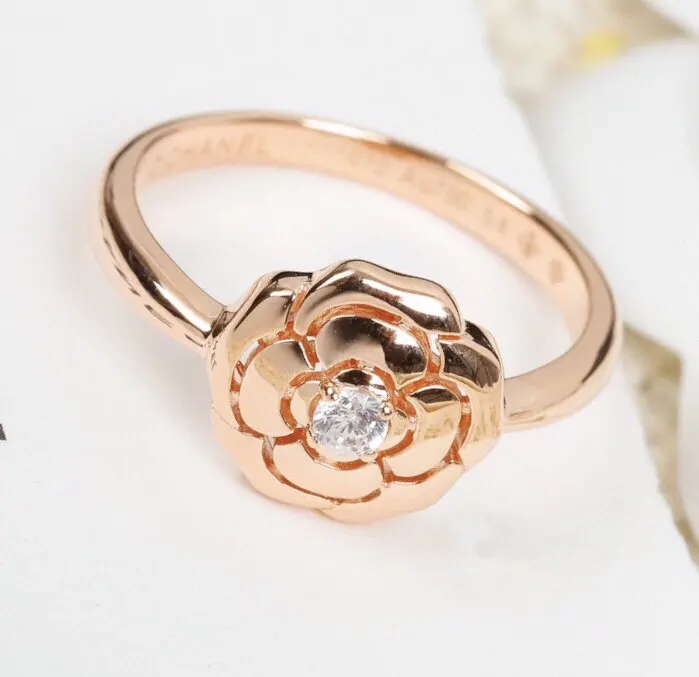 bague-camelia-rose-finition-or-rose-brillant-en-argent-sterling-925-plaque-or-18-carats-texture-de-haute-qualite-style-elegant-de-celebrite