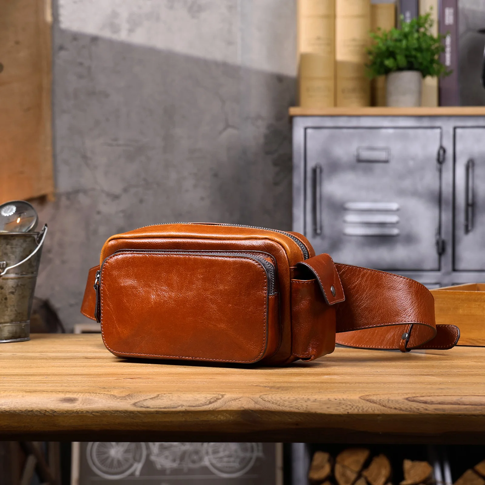 Vintage-Umhängetasche aus hochwertigem, pflanzlich gegerbtem Echtleder für Herren, modische Schultertasche, Motorrad-Umhängetasche – Detail 8