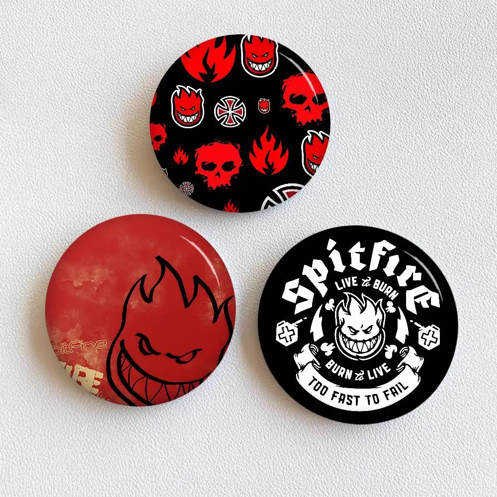 S-Spit F-Fires Logo Cartoon Brooches Anime Badge Round Handmade Brooch Lapel Pins Jewelry For Backpack Clothes Gifts