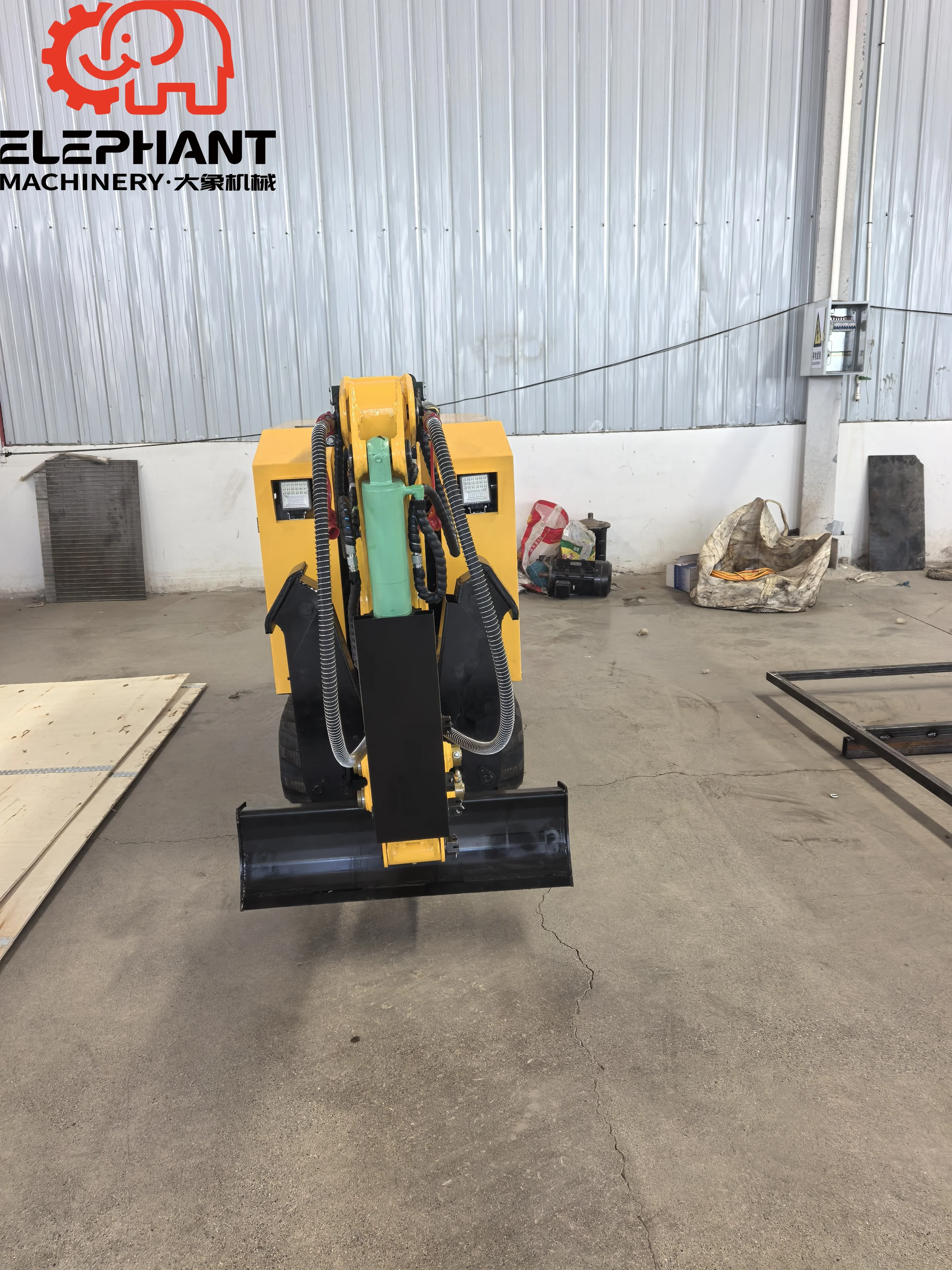 Electric Remote Control Demolition Robot Compact Tracked Machine for Indoors Floor Breaking With Hammer Breaker