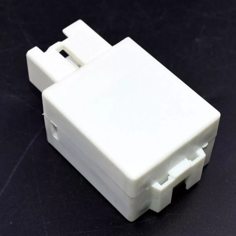 Hazard Warning Flasher Relay For Mazda 6 MPV GJ6A66830, GJ6A 66 830,3211-224-320