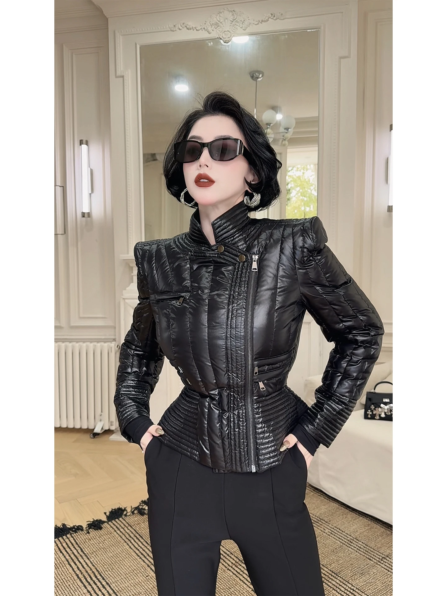 

Dark Lightweight Short Women's down Jacket 2025 New Winter Warm Filling Coat Slim Fit High Waist Zipper Closure