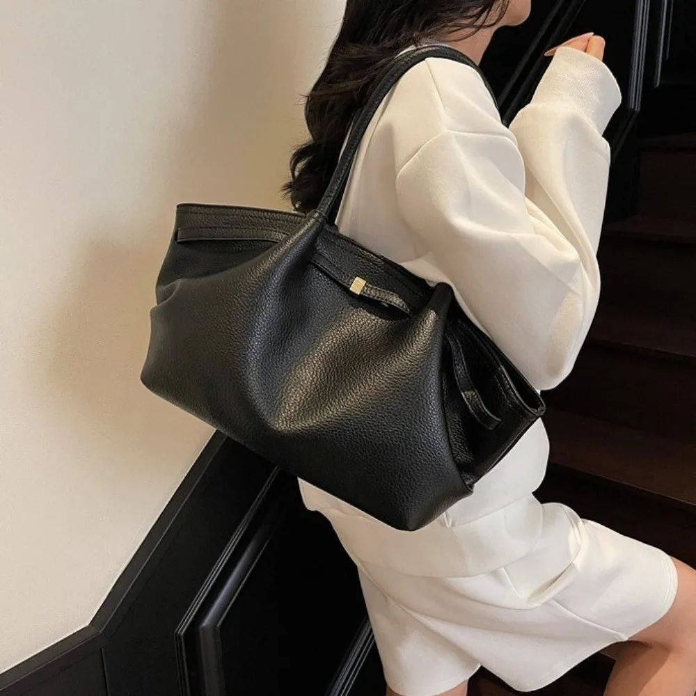 Borsa a tracolla francese di lusso in PU Borsa tote da donna in tinta unita di grande capacità Borsa sotto le ascelle in pelle PU per uso quotidiano