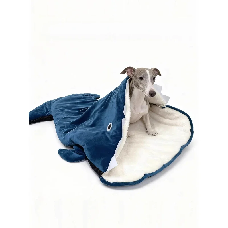 Dog sleeping bag nest, warm and thickened kennel in winter, closed dog bed in winter, small and medium-sized dog and cat nest