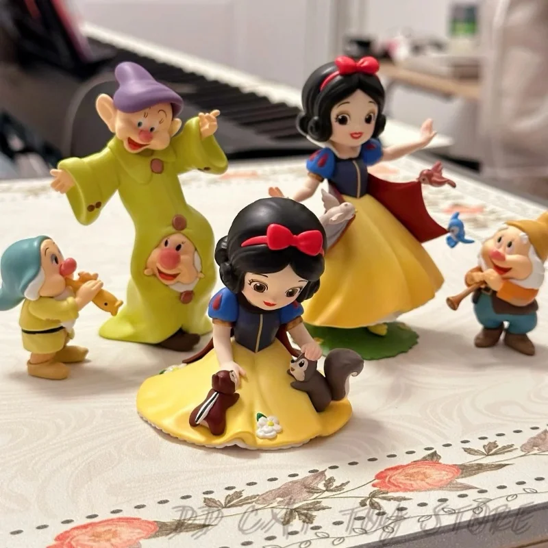 Disney Princess biancaneve Classic Series Blind Box Desk Decoration Ornament Surprise Box Cute Snow White Figure Kids Gift