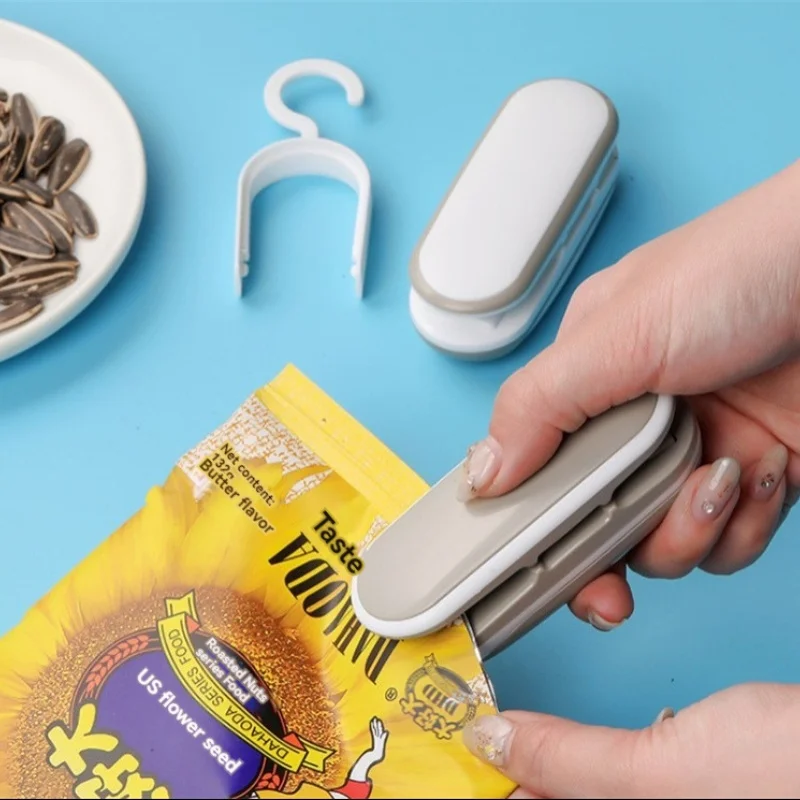 1 Pack Sealing Machine Mini Portable Sealing Clip Hand Pressure Heat Sealing Machine Food Fruit Snacks Preservation Small Tools image 4