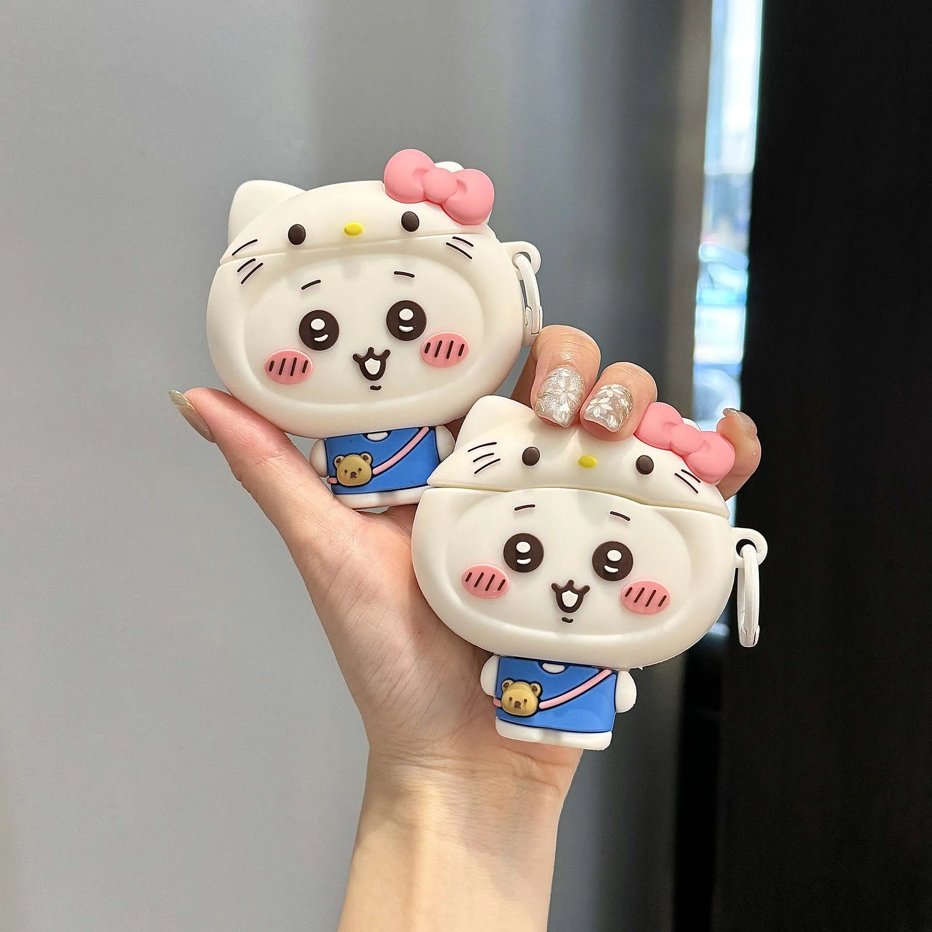 

The Big Head Chiikawa&Hello Kitty 3D Stereoscopic Effect Bluetooth Headset Case For Airpods 4 3 2/1 Pro2/Pro With Keychain Cover
