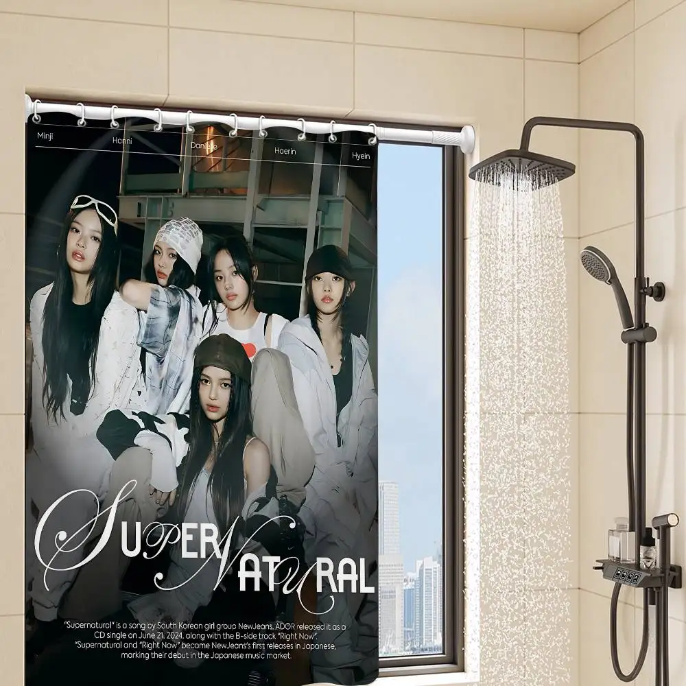 

Корейская Kpop N-Newjeans Singer, 1 шт., занавеска для душа с узором и крючками, водонепроницаемая, машинная стирка, полиэфирная ткань, абстрактная