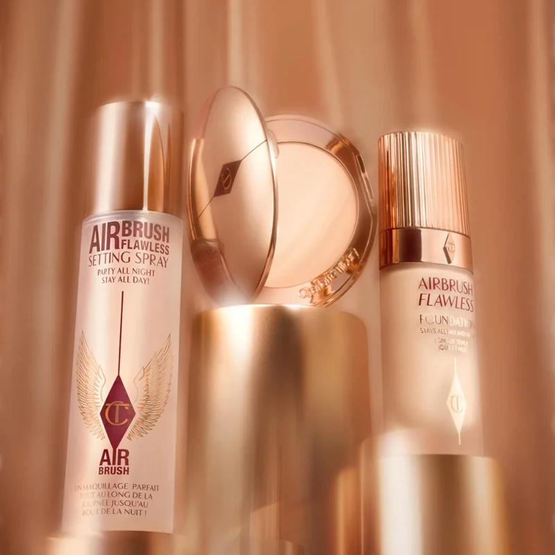 

Комбинированный компактный спрей-фиксатор для макияжа Charlotte Tilbury CT Base Makeup: легкая тональная сыворотка, подходит для всех оттенков кожи