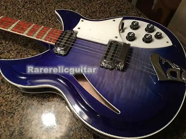 

Электрогитары, металлическая синяя версия, гриф из палисандра, серебристые аксессуары