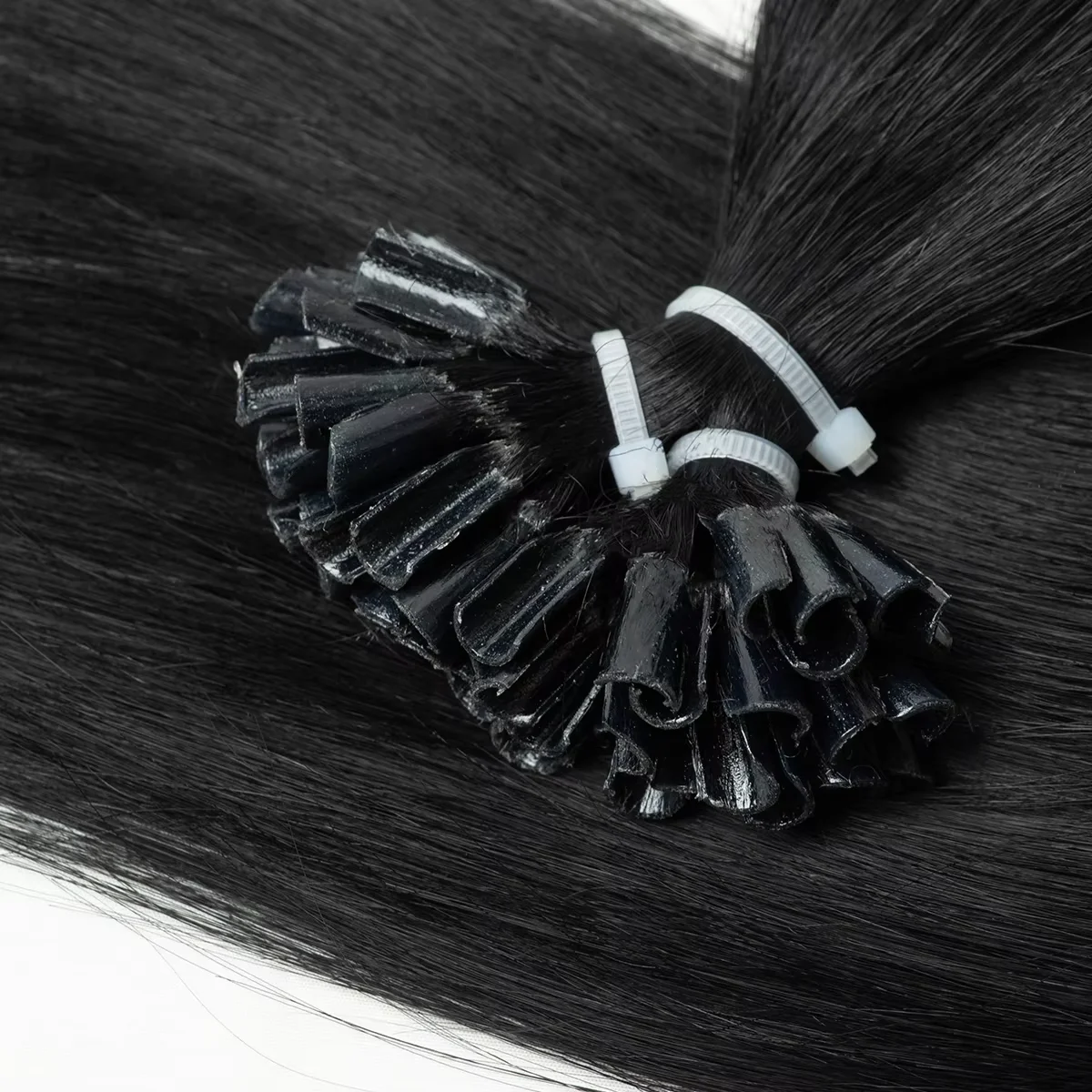Estensioni dei capelli Fusion con punta a U Estensioni naturali dei capelli umani reali Capsule lunghe per capelli alla cheratina da 1,5 cm 50 pezzi / pacco 12-20 pollici