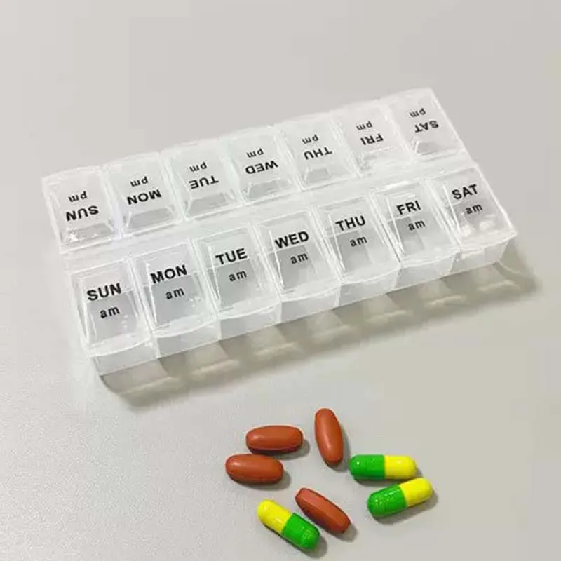 منظم أدوية السفر المحمول، صندوق تخزين مقسم لمدة 7 أيام، حاوية تخزين حبوب منع الحمل مكونة من 14 حجرة، وفيتامينات وزيت السمك