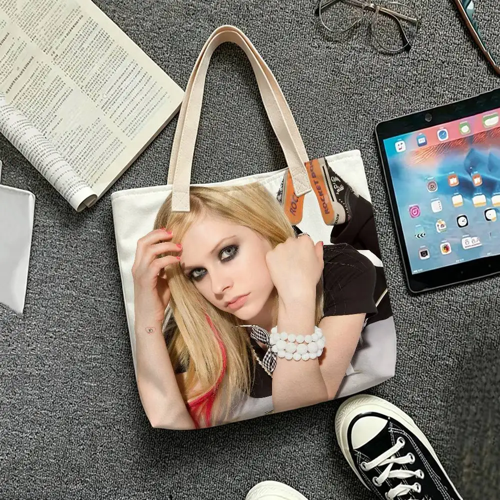 Singer Punk A-Avril Lavigne, Tragetasche aus Leinenmischgewebe, Baumwolle-Polyester, wiederverwendbar, umweltfreundlich, Handtasche, Aufbewahrung, Einkaufstasche, für den täglichen Gebrauch. – Detail 12