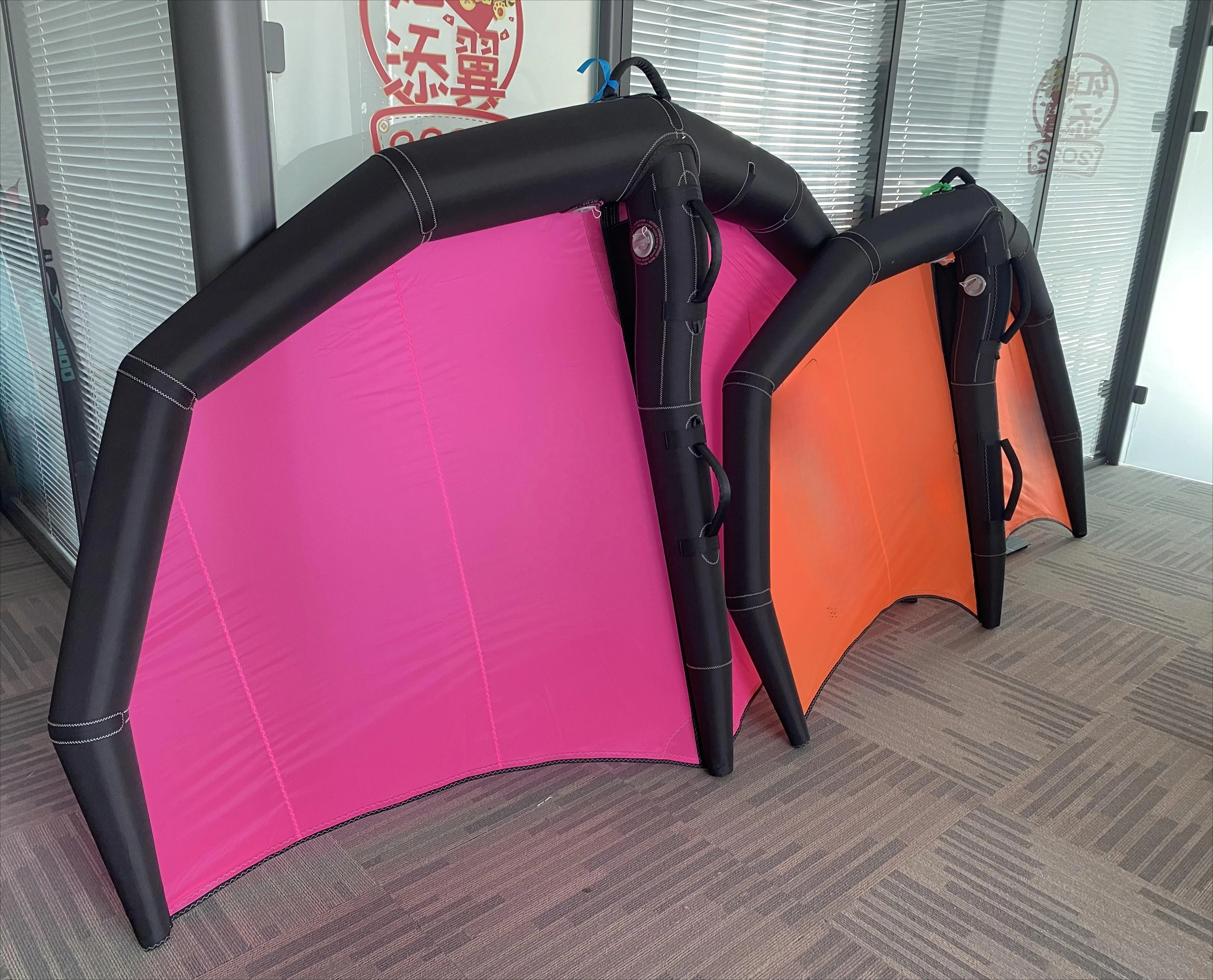 

Новейшая популярная надувная модель гидрофойла для водных видов спорта, работающая от соленой воды, с воздушным насосом