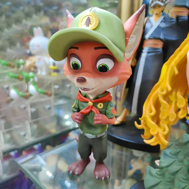 

Официальный красный шарф Disney Zootopia Nick, модные игрушки, коллекция фигурок, модель куклы, детский подарок-сюрприз, мультяшный декор