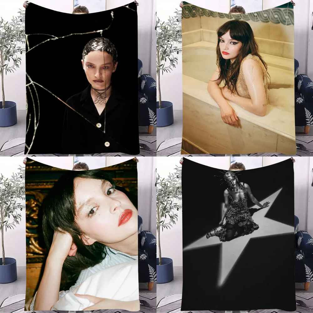 

Pop singer Lauren Mayberry Blanket Design Lightweight Throw Blanket For Dorms, Naps, Living Room, Office,Sofa,All-Season