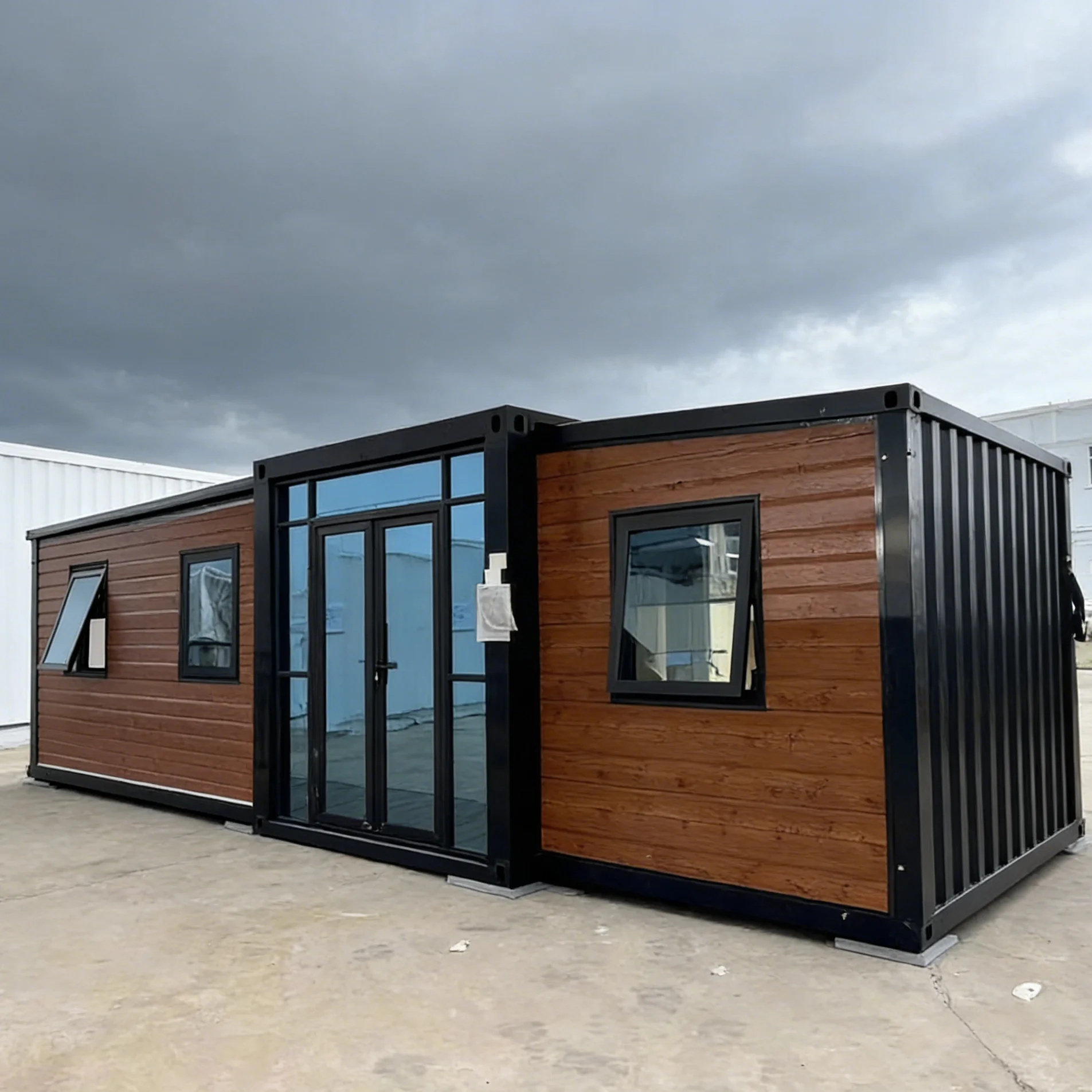 Waterproof 2bathroom 1kitchen 4 Bedroom Luxury Prefabricated Modular House with Outdoor Structures and Shade for Premium Housing