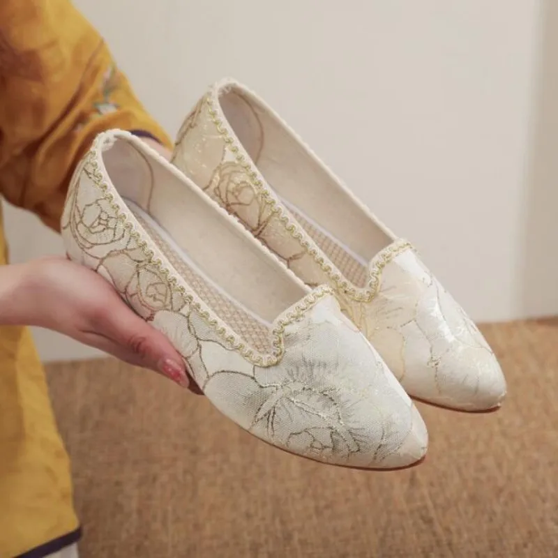 Women's Ethnic Embroidered Slip-On Pumps Pointed Toe Retro Dress Shoes Vintage Loafers Dance Footwear for Spring Summer