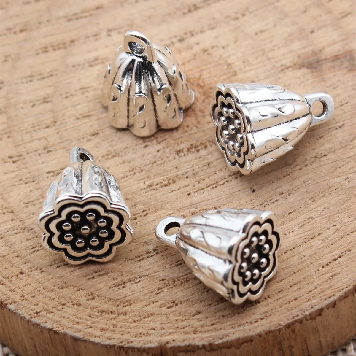 

20pcs 13x10x10mm(0.51x0.39x0.39inch) Antique Silver Color 3D Lotus Charms Pendants DIY Jewelry Making Accessories