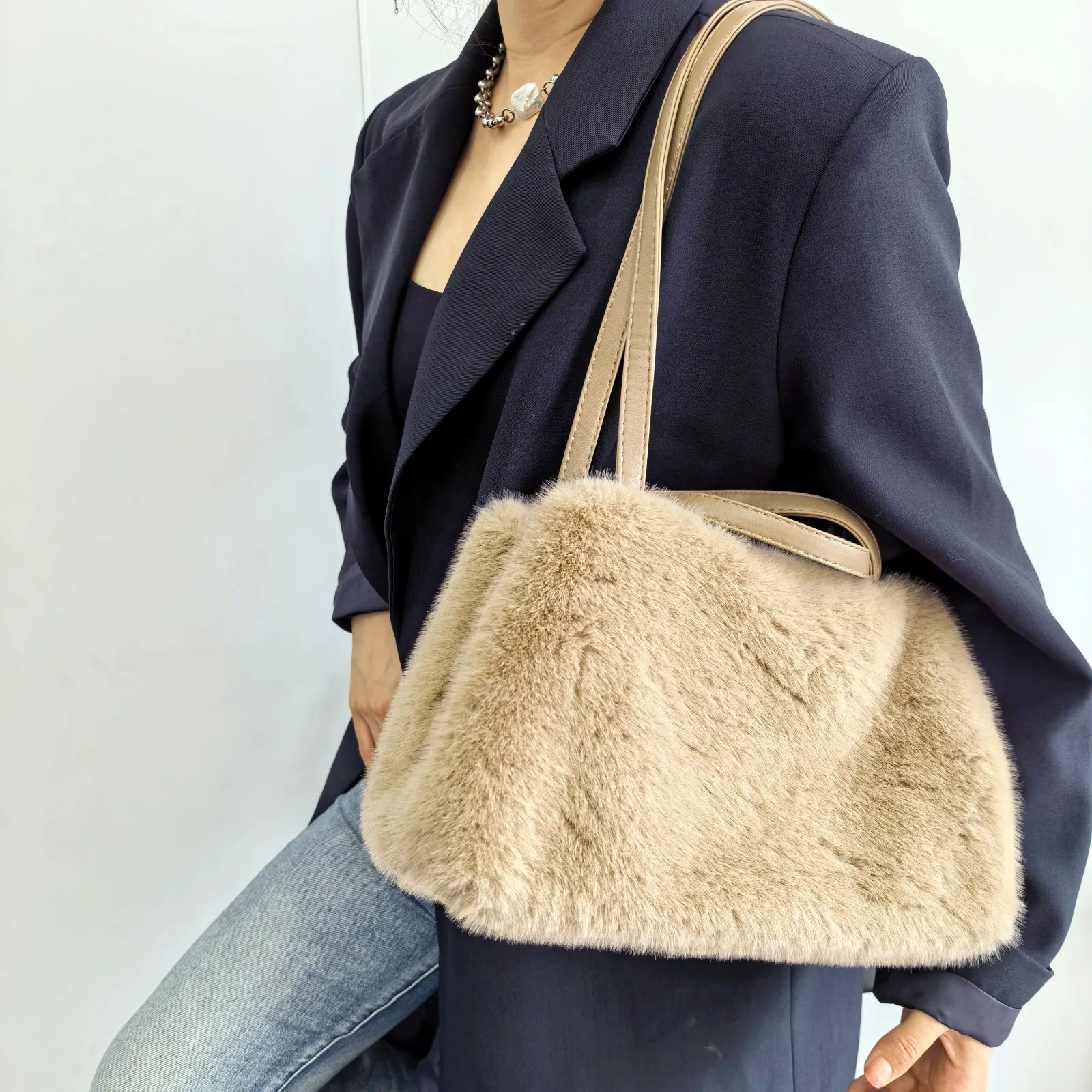 autumn-winter-faux-mink-fur-tote-bag-american-casual-fashion-retro-solid-color-simple-women-large-capacity-plush-handbag