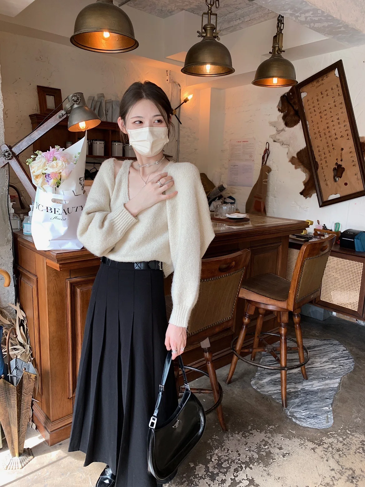 

ort Knitted Sweater Two-Piece Set Apricot Women's Top Coat Vest San Francisco Window Display Aaaaxbbb Autumn Winter Commute...