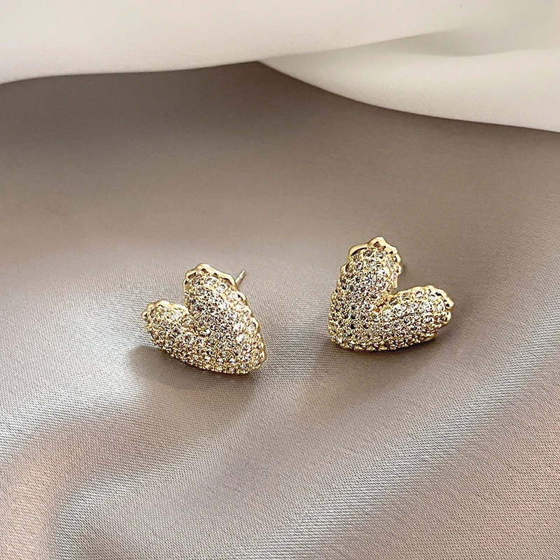 2023 Design Sense Micro Set Zircon Gold Colour Irregular Heart Earrings for Korean Fashion Jewelry Women\'s Luxury Accessories