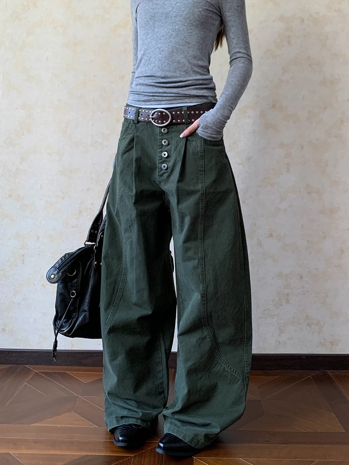 

Aket American High-End Feeling Buttoned Scythe Work Pants Street Pleated Design Versatile Wide Leg Casual Trousers