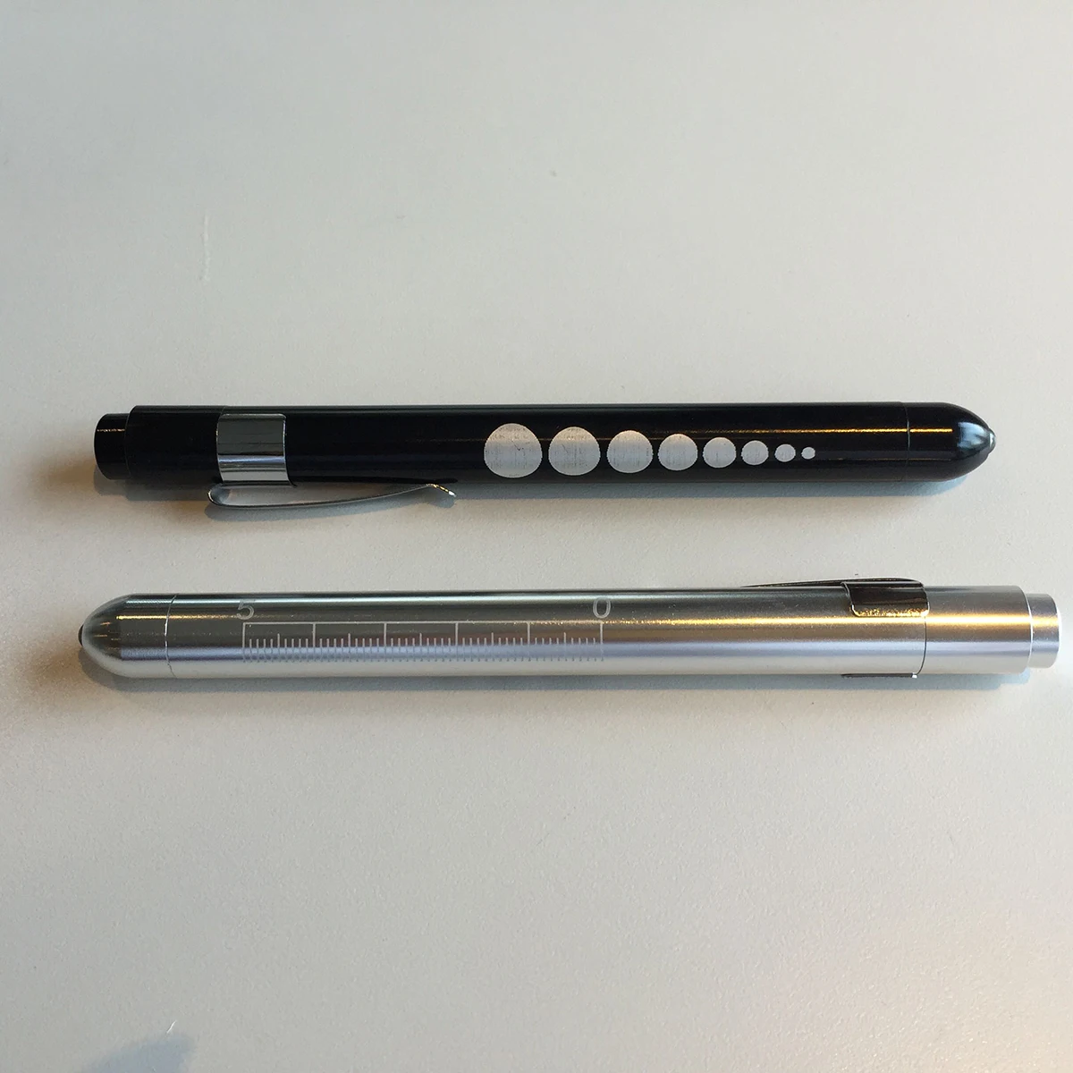 

2 Pcs Pupil Pen with Gauge Nurse Haves Black Medical LED Aluminum Alloy