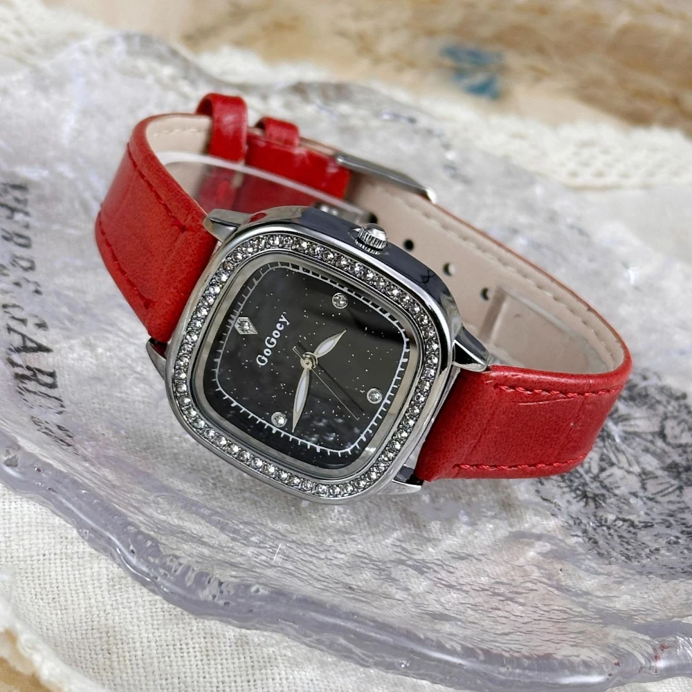 موضة 2025 ساعة كوارتز نسائية مربعة بسيطة جديدة فستان جلدي غير رسمي ساعة يد نسائية Montre فام