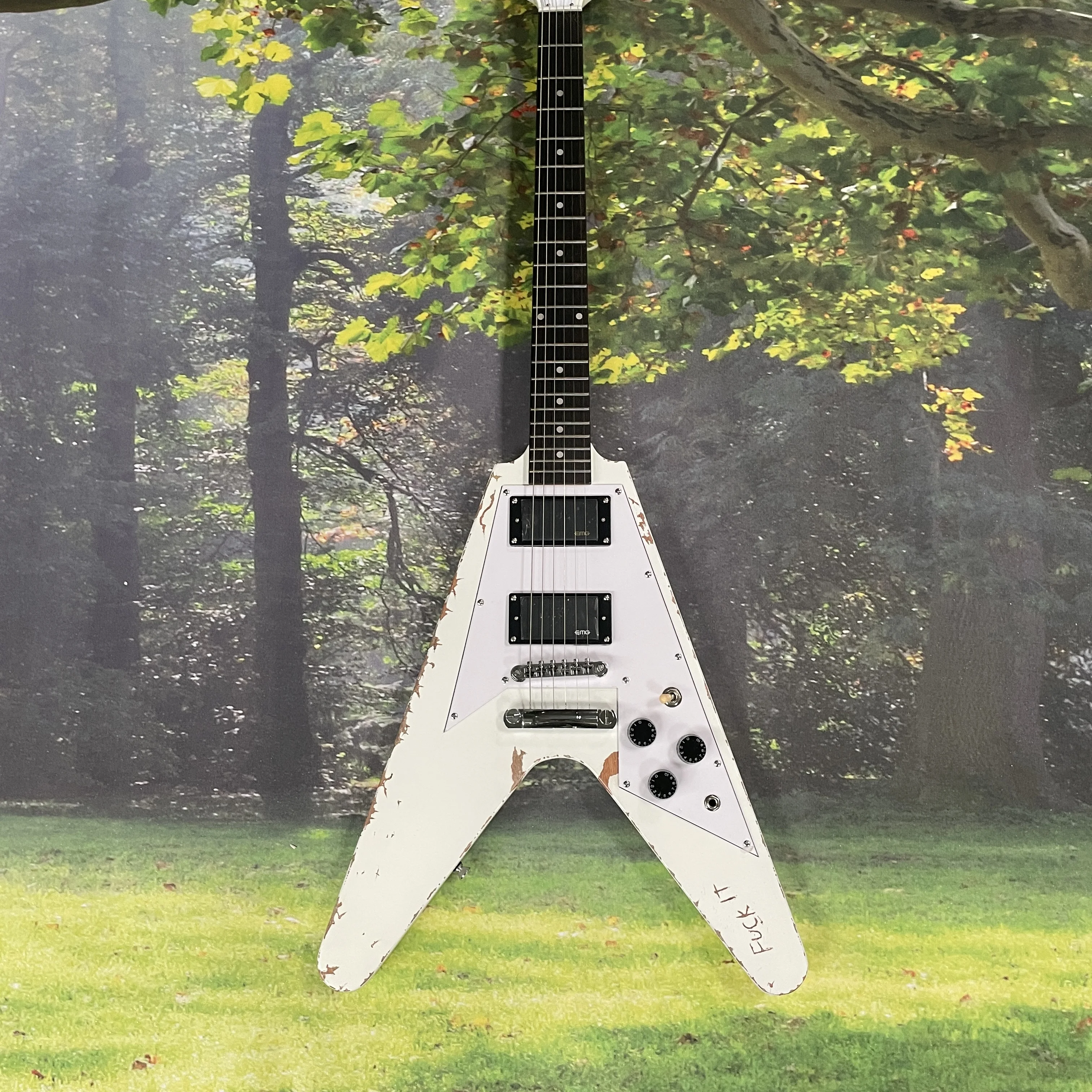 

V-Shape Electric Guitar Solid Wood HH With Fixed Bridge white guitars 6strings guitarra