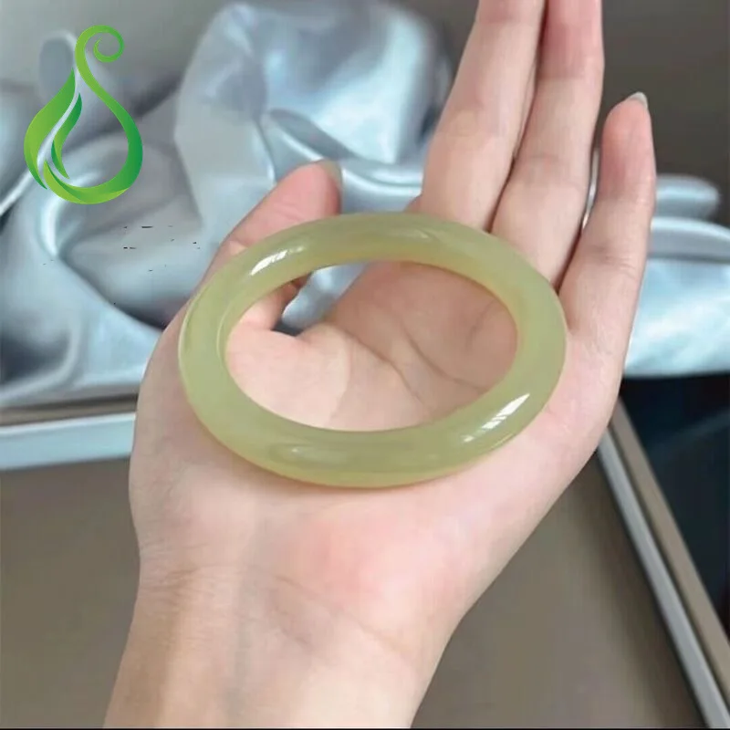 

Natural Afghan Jade Ancient Green Round Bar Lake Water Green Bracelet Beauty Bracelet Hot Sale