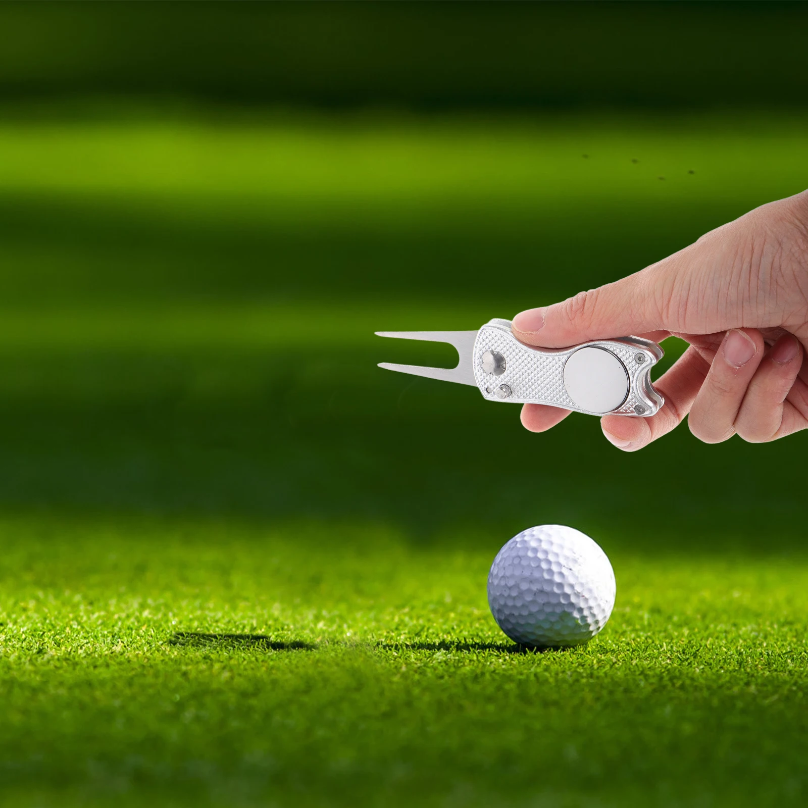 Kompaktowe składane narzędzie do naprawy divotów w trawie golfowej, metalowy widelec, znacznik do piłek, wytrzymały, ergonomiczny uchwyt, akcesoria golfowe dla mężczyzn i kobiet golfistów.