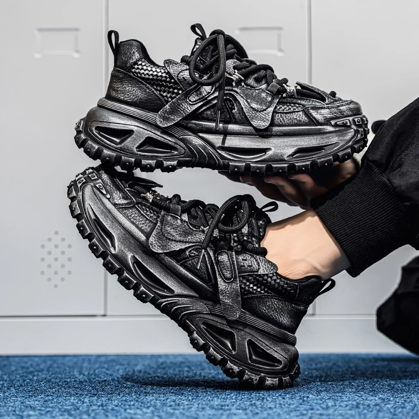 

Luxury Multifunctional Men's Shoes Thick-Soled Elevating Sneakers Distressed Paint-Splatter Casual Shoes