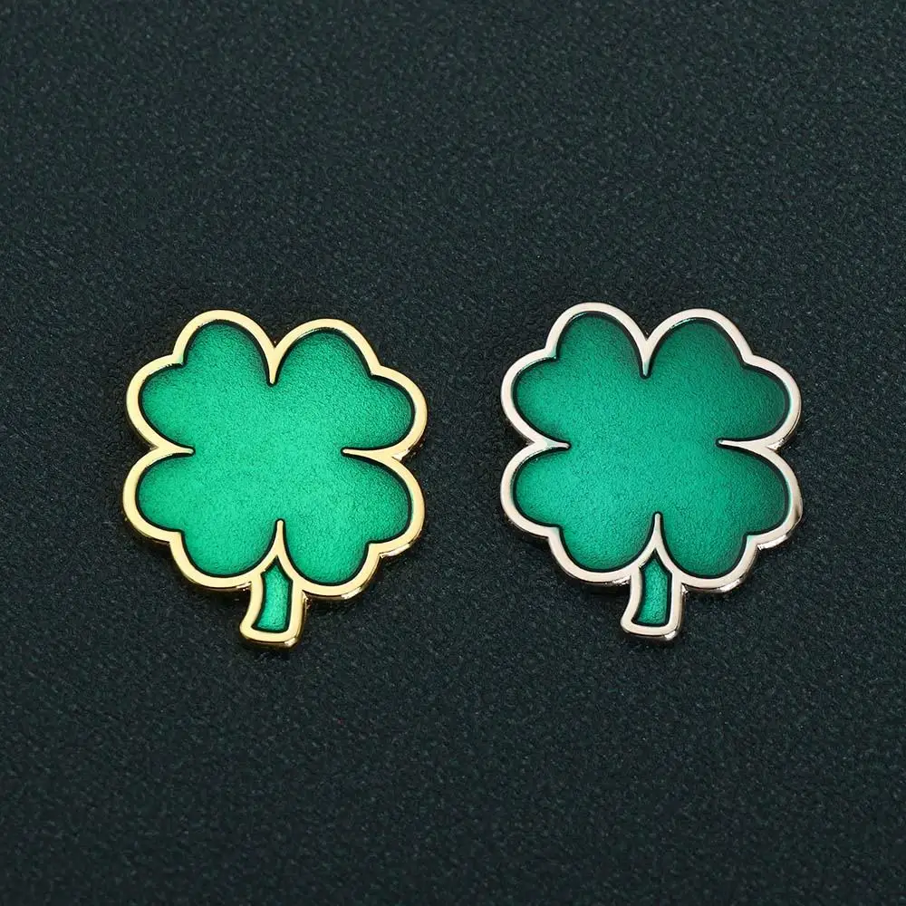 

Mark Golf Accessories Electroplated Gold Lucky Grass Ball Token Golf Hat Clip Four Leaf Clover Golf Cap Clip Golf Ball Marker