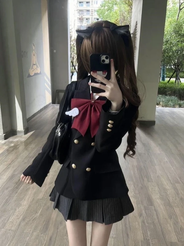 

Модный комплект школьной формы для женщин: осенне-зимний жилет на двух пуговицах и полосатая короткая юбка с высокой талией (двойка)