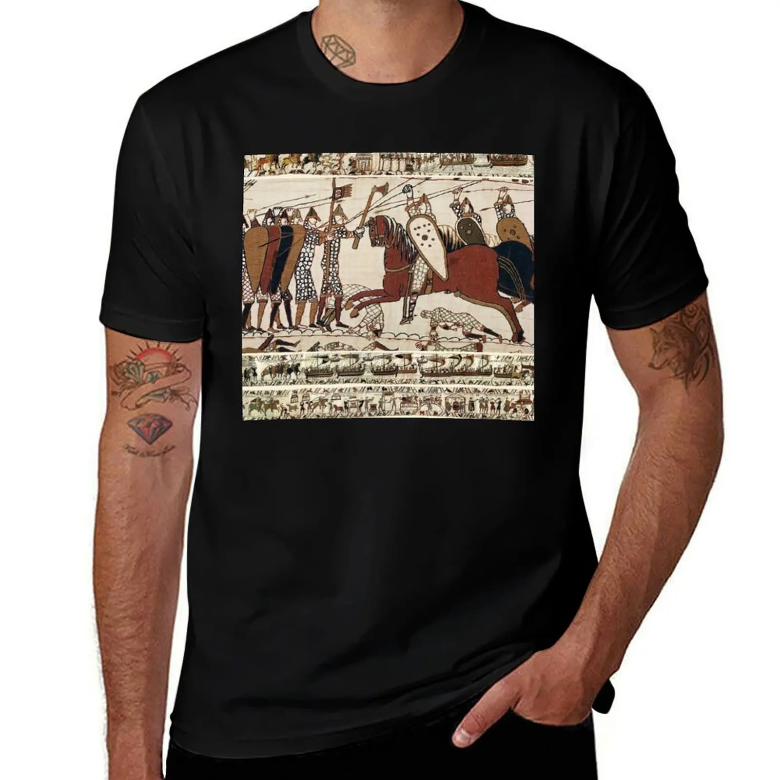 

THE BAYEUX TAPESTRY ,BATTLE OF HASTINGS ,NORMAN KNIGHTS COMBATTING HORSEBACK T-Shirt