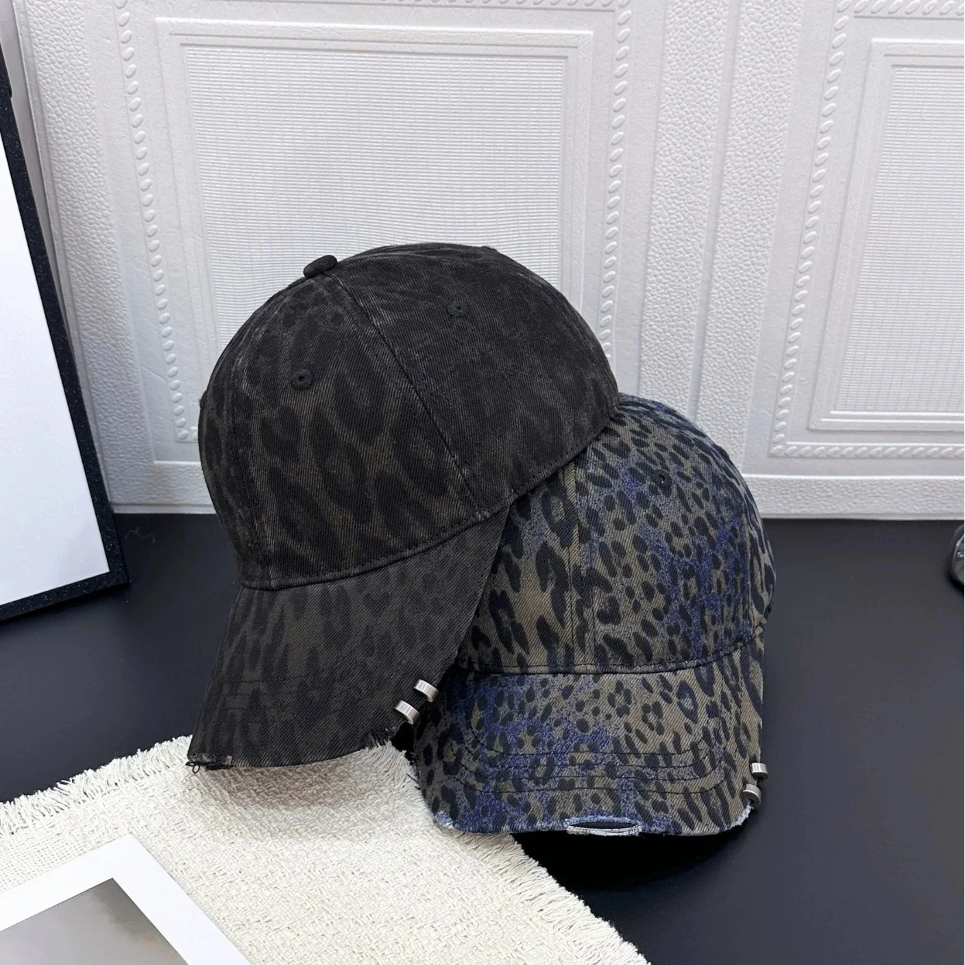 2026 New Leopard-Print Baseball Cap for Men and Women: Sun Protection, Outdoor, Face-Framing, Trendy Visor Cap