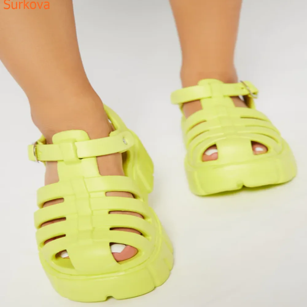 

Hollow Yellow Perforated Round Toe Sandals Modern Fashion Flat with Slingback Shallow Buckle Strap Cross Tied 2023 European Shoe