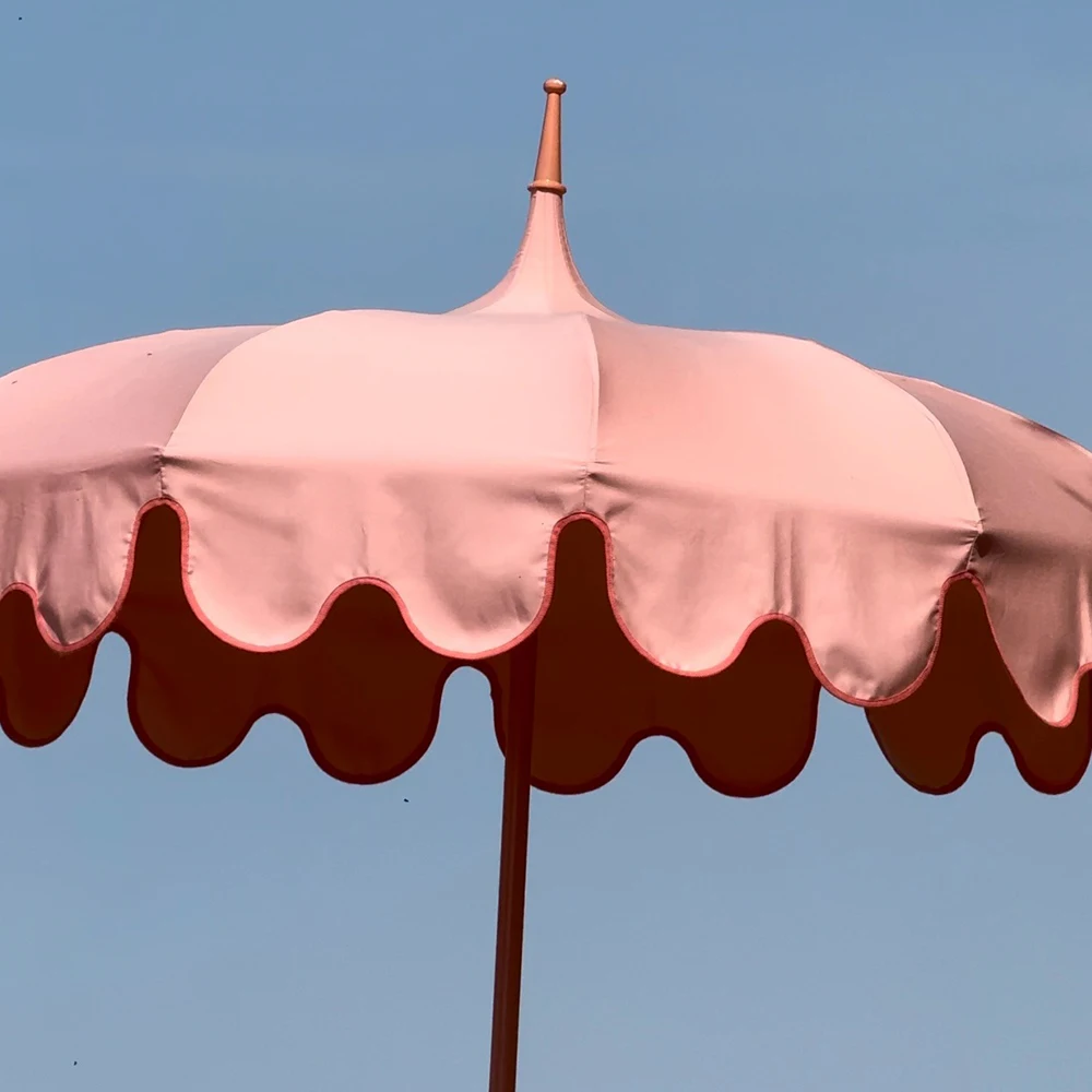 Luxury Furniture Custom Pink Large Garden Market Pool Beach Resort Parasol Large Outdoor Scalloped Pagoda Patio Umbrella & Base