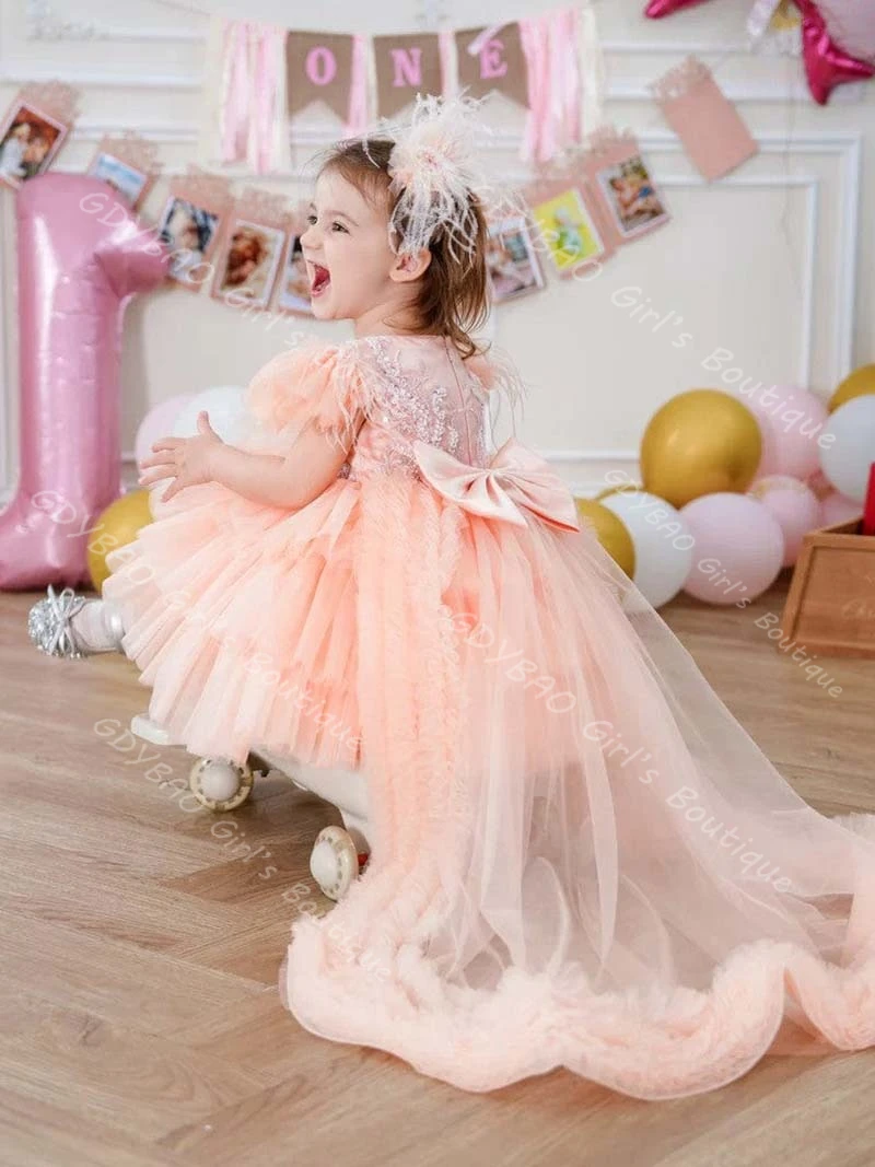 ชุดเดรสวันเกิดเด็กผู้หญิงสีชมพูพร้อมกระโปรงแบบถอดได้ ระบายแบบอสมมาตร ผ้าทูลล์ แขนสั้นแบบหมวก ชุดเจ้าหญิงสำหรับเด็กผู้หญิง  แบบสั่งตัดได้