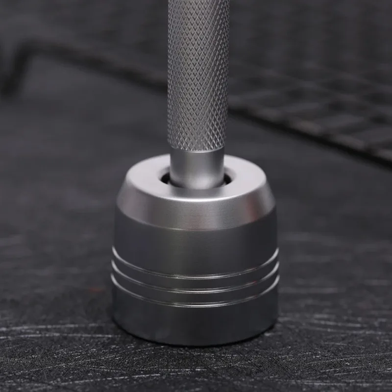 حامل ماكينة الحلاقة للرجال خفيف الوزن غير لامع من Yaqi، متانة، هذا الحامل يناسب الجميع بقطر أقل من 13 مم.